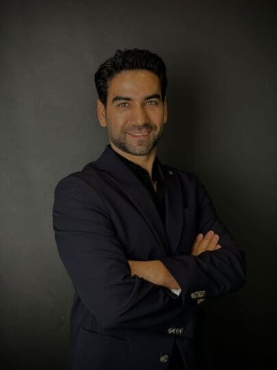 Доктор Süleyman Özer